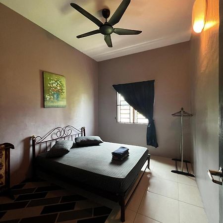 Taiping Homestay Husna Afina Buitenkant foto