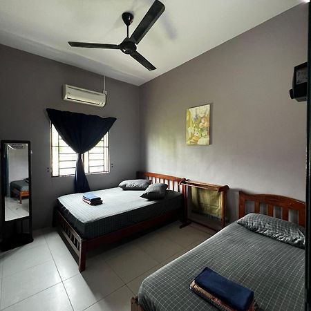 Taiping Homestay Husna Afina Buitenkant foto